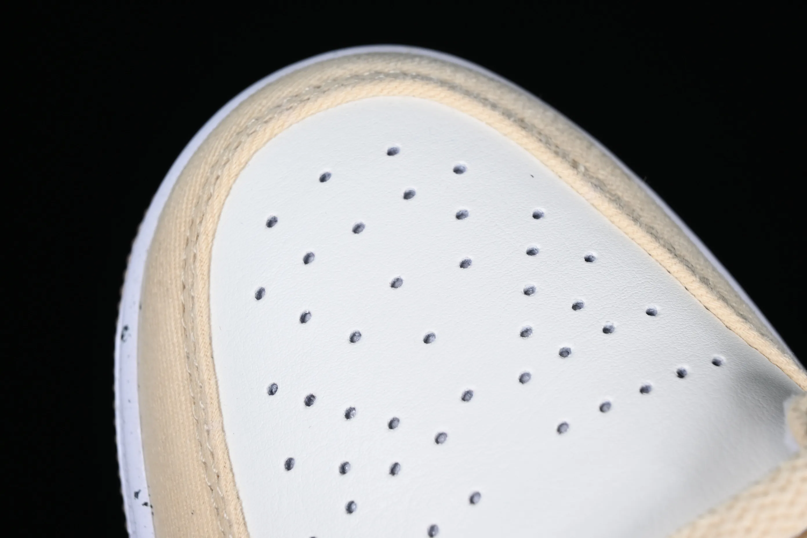 All categories Air Jordan Jordan series basketball shoes Air Jordan 1 Low Air Jordan 1 Low AJ1 Joe 1 electric embroidery white and yellow low-top cultural basketball shoes FN3722-701
